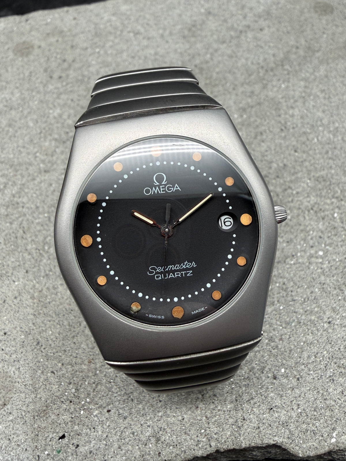 ORIGINAL 1984 OMEGA SEAMASTER RECIFE OXIDIERTER STAHL 196.0292 396.0984 BLACK
