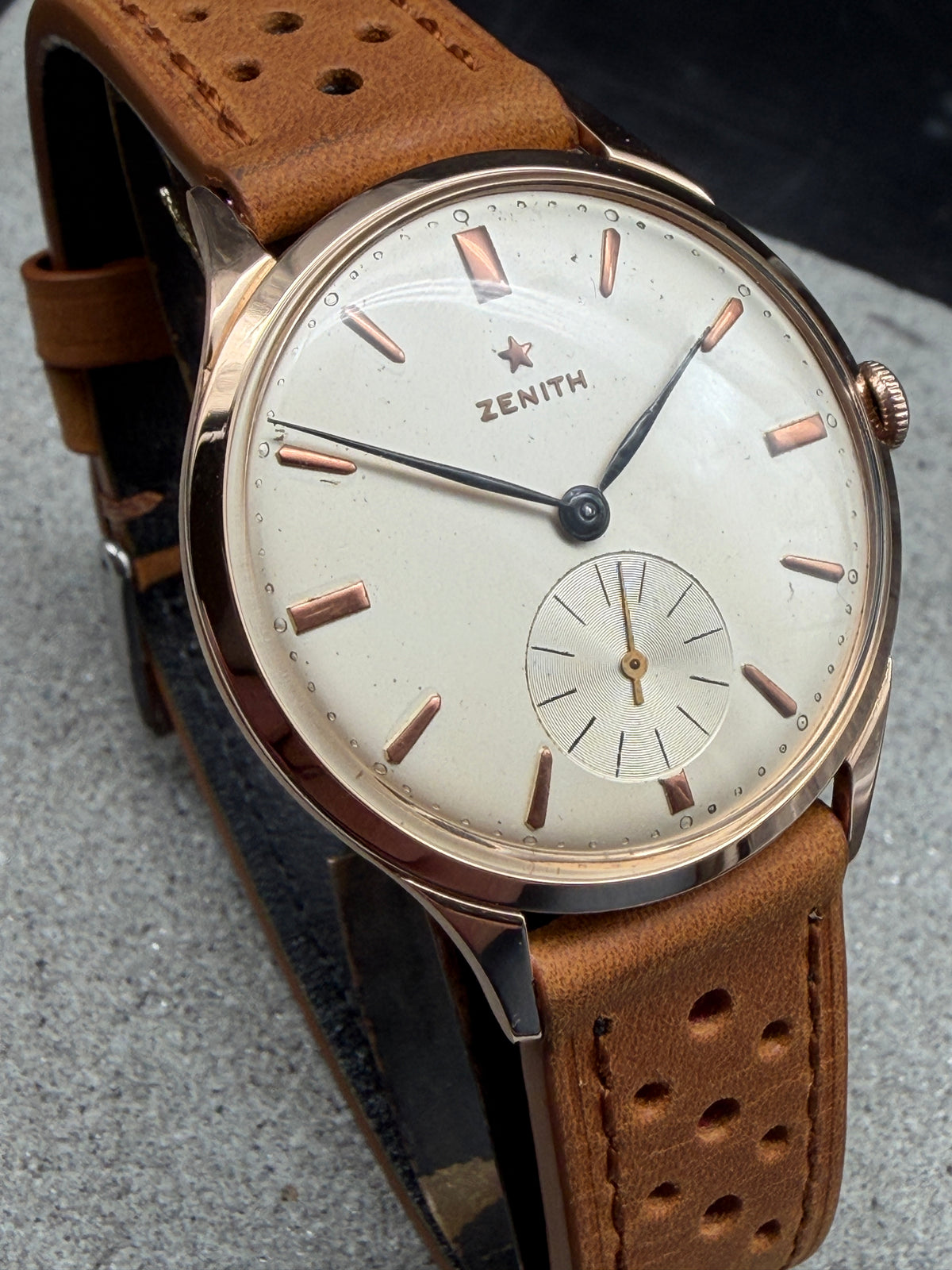 ORIGINAL 1951 ZENITH STELLINE 18K / 750 ROSEGOLD JUMBO 36mm DRESSWATCH SUBSECOND