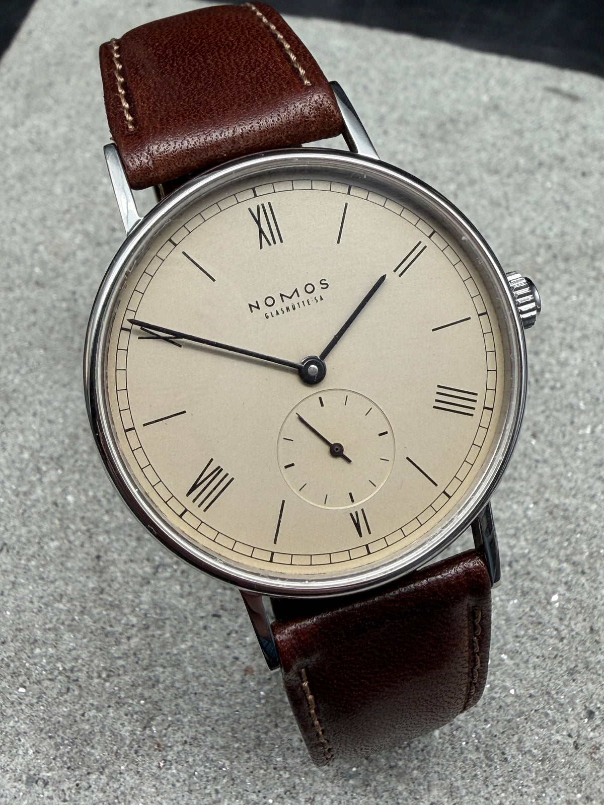 ORIGINAL NOMOS GLASHÜTTE LUDWIG 35 ROMAN NUMERAL BAUHAUS DESIGN SUBSECOND SECTOR