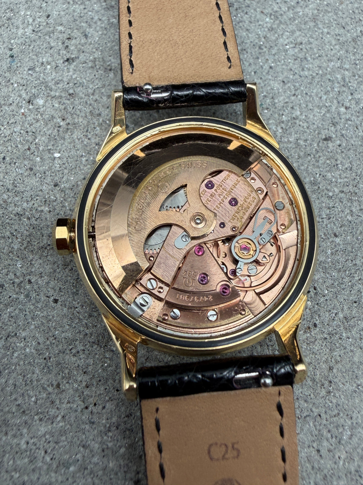 ORIGINAL OMEGA 18K 750 CONSTELLATION CHRONOMETER PIE PAN 168005 CAL 564 DOG LEG
