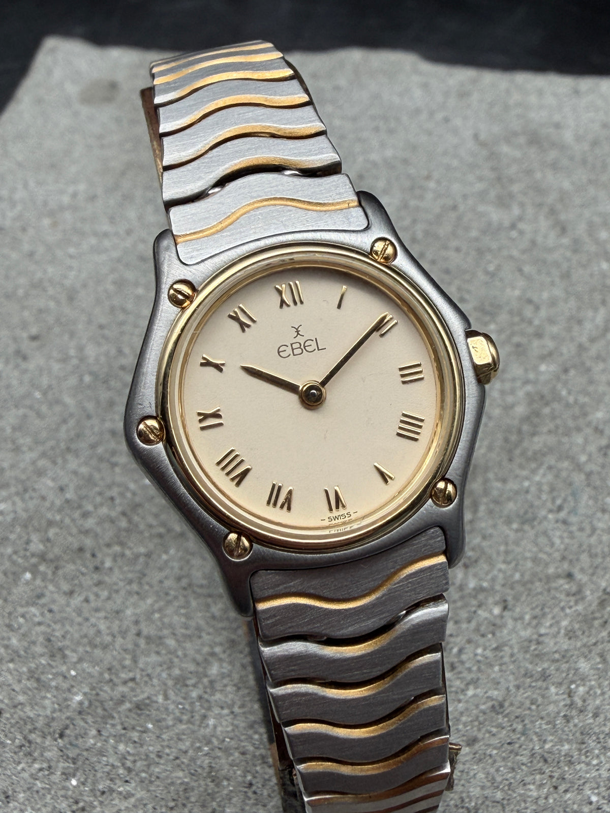 ORIGINAL EBEL CLASSIC WAVE 23mm LADY DAMEN 166901 STAHL / GOLD CAL. 157 QUARTZ