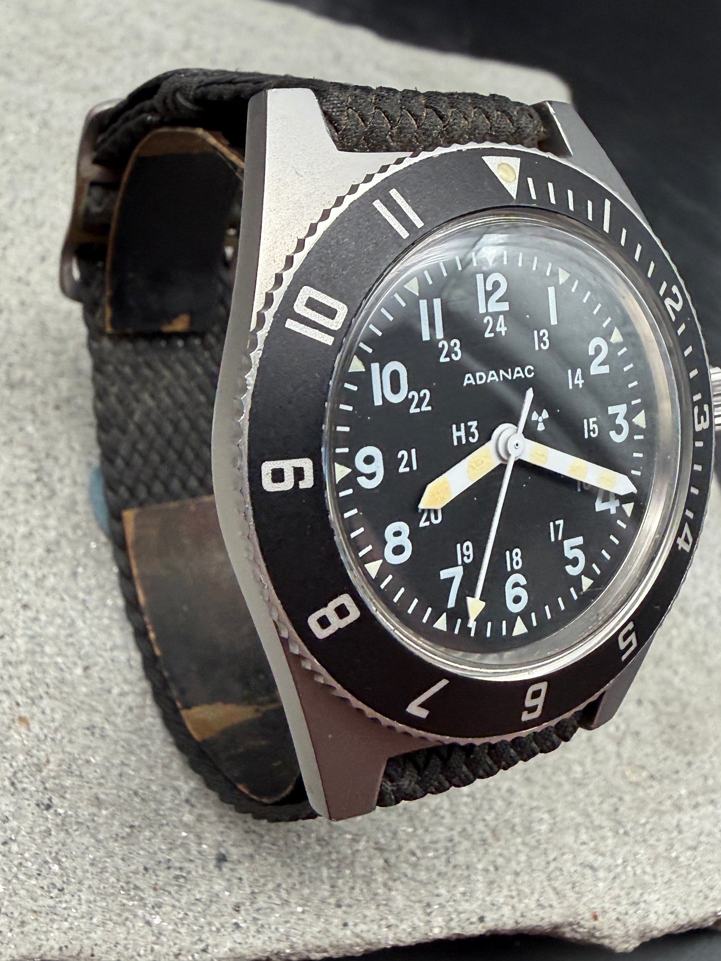 VINTAGE ADANAC "GALLET" US MILITARY ISSUED H3 VINTAGE QUARTZ UHR WATCH USA