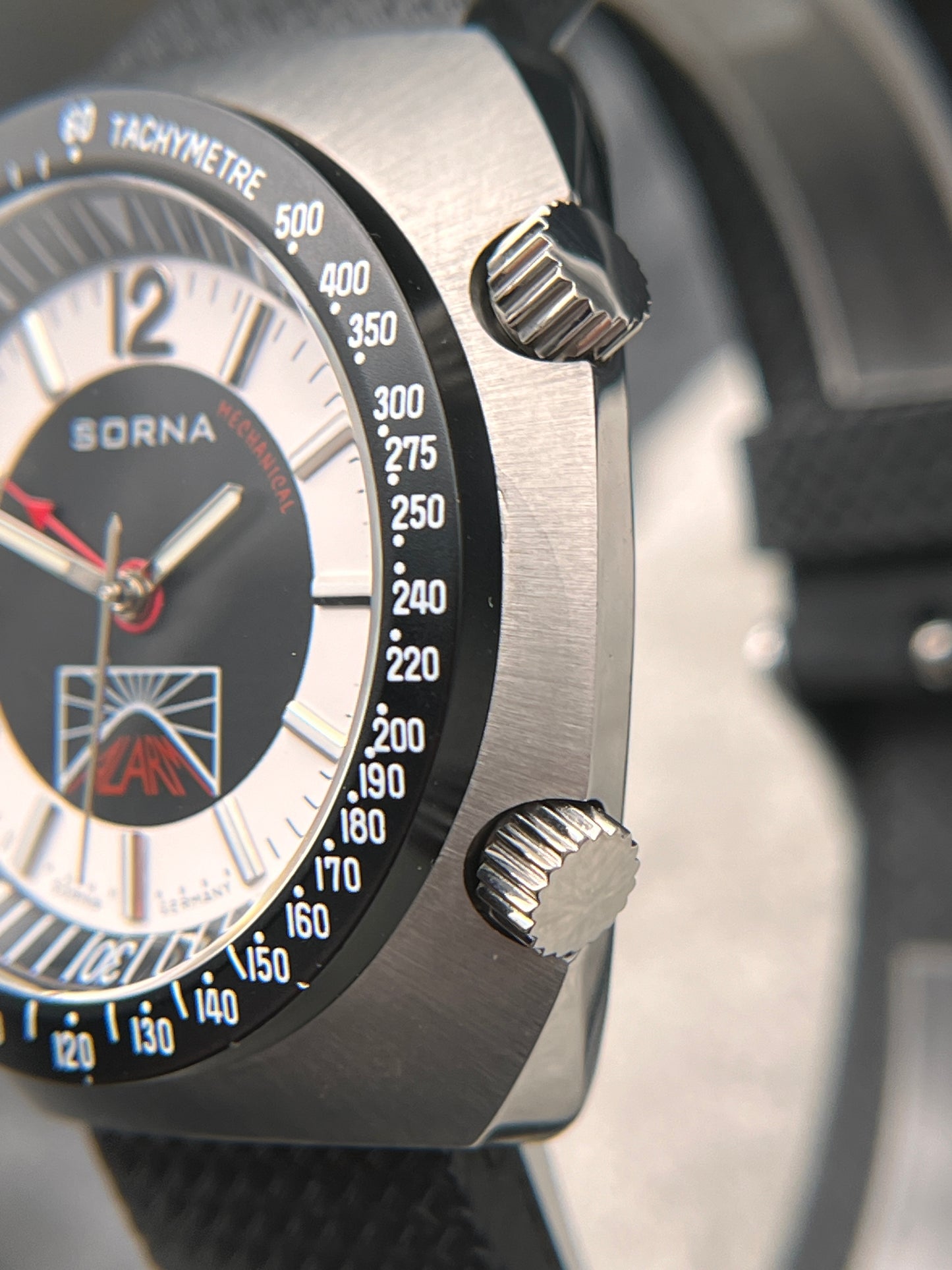 ORIGINAL SORNA SPORT ALARM HANDAUFZUG WECKER DIVER TACHYMETER MECHANICAL RETRO
